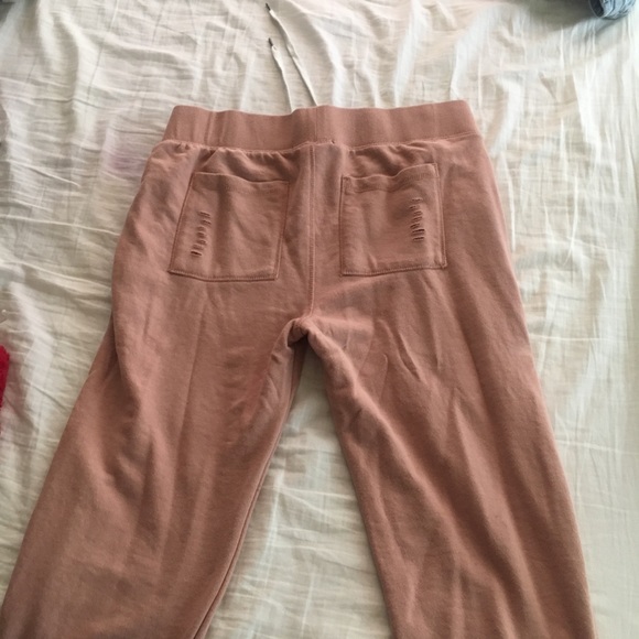 woman’s sweatpants - Picture 4 of 5